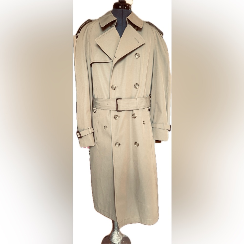 Marshall Fields Vintage Men’s Trench 
made in USA. NWOT
VERY WELL MADE